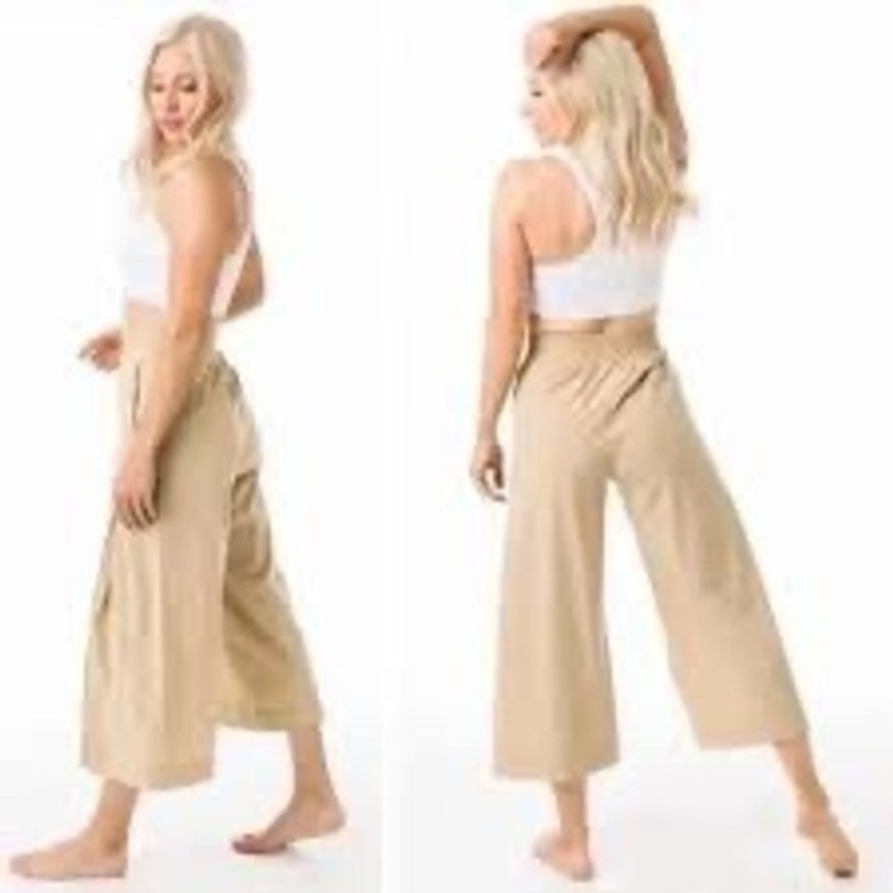 Zyia Active Tan Wide Leg Smocked Waist Athletic Pants Size Medium Khaki